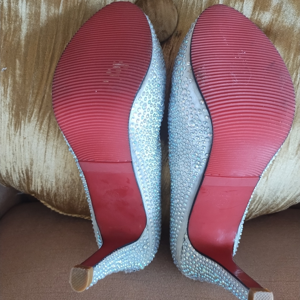 Shoes - Picture 3 of 8